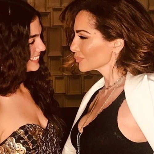 Η Μελίνα Νικολαΐδη τραγουδάει για πρώτη φορά δημόσια και «ρίχνει» το Instagram!