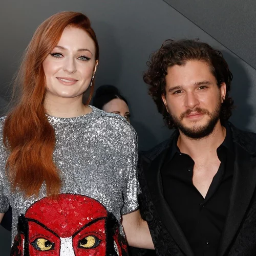 Sophie Turner | Όσα αποκάλυψε για τη συνεργασία της με τον Kit Harington