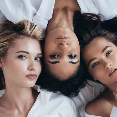 Οι 15 τροφές που χρειάζονται οι γυναίκες για λαμπερό δέρμα γεμάτο υγεία