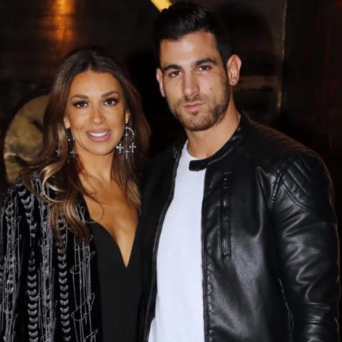 Ελένη Χατζίδου | Δείχνει στο φακό πόσο έχει φουσκώσει η κοιλίτσα της