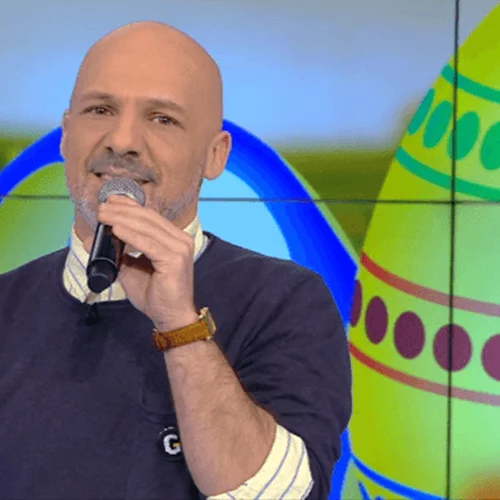 Νίκος Μουτσινάς | Πότε φεύγει για Πάσχα και πότε επιστρέφει το «Για την Παρέα;»