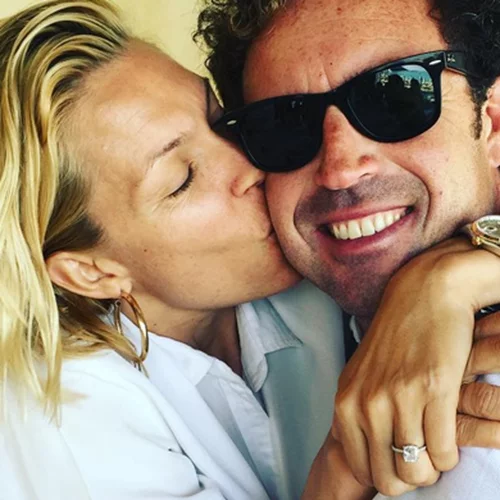 Βίκυ Καγιά - Ηλίας Κρασσάς | Νέες φωτογραφίες από το σπίτι τους με αφορμή τον χριστουγεννιάτικο στολισμό