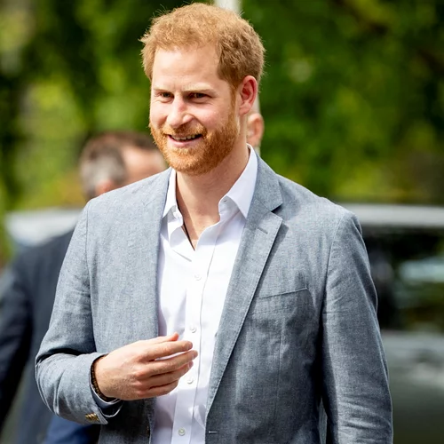 Η απρόσμενη αντίδραση του πρίγκιπα Harry όταν τον αποκάλεσαν «όμορφο»