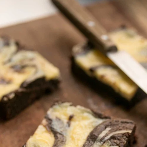 Συνταγή για Cheesecake Brownie | Δύο αγαπημένοι πειρασμοί σε μια συνταγή
