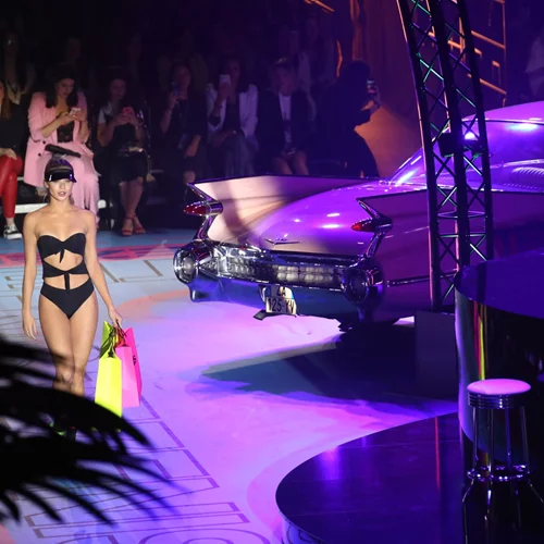 Aυτό το show ήταν ένας “pop” περίπατος στη λεωφόρο των αναμνήσεων