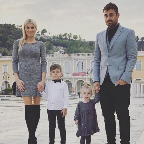 Στέλιος Χανταμπάκης & Όλγα Πηλιάκη βάφτισαν την κόρη τους | Δες τις υπέροχες φωτογραφίες