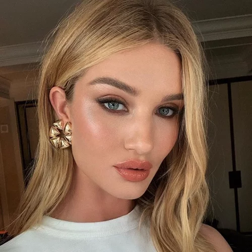 Ρώτησαν τον πιο διάσημο make up artist πώς καλύπτει τους μαύρους κύκλους. Απάντησε αυτό...