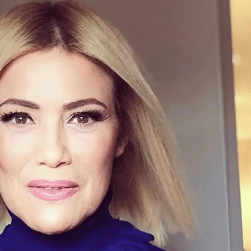 Κωνσταντίνα Μιχαήλ | Το απίστευτο σώμα της 52χρονης με μαγιό, η δίαιτα και το μήνυμα προς όλες τις γυναίκες