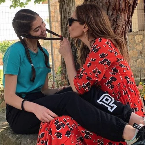 Δέσποινα Βανδή - Μελίνα Νικολαΐδη | Νέες φωτογραφίες από έξοδό τους στη Θεσσαλονίκη