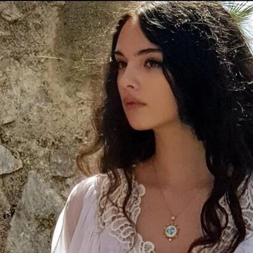 H Deva Cassel δημοσίευσε παιδικές φωτογραφίες της στο Instagram