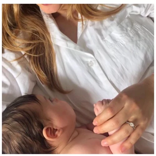 Δες ποια παίκτρια του GNTM έγινε μητέρα χωρίς να το καταλάβουμε!