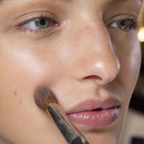 Σου φαίνεται βαρύ το μέικ απ σου, τώρα που μπαίνει το καλοκαίρι; Όχι πια!