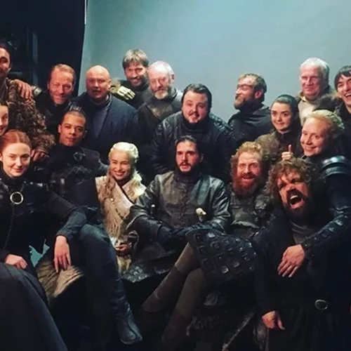 Emilia Clarke & Sophie Turner | Το συγκινητικό αντίο στο Game of Throne