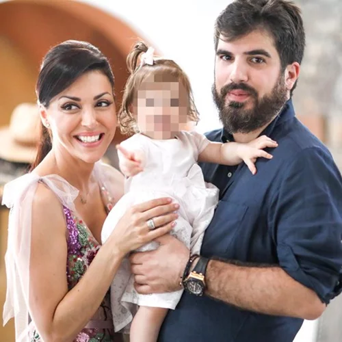 Σίσσυ Φειδά - Γιώργος Ανδρίτσος: Με την κόρη τους στην θάλασσα