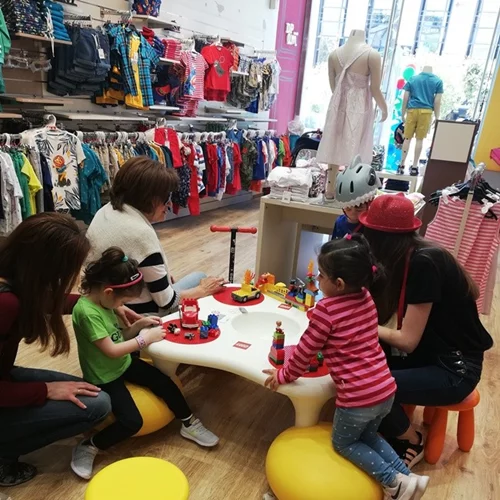 Η διασκέδαση συναντά τα LEGO στον ανανεωμένο παιδότοπο της DPAM στη Γλυφάδα