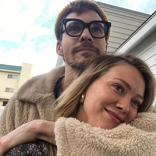 Η Hilary Duff αρραβωνιάστηκε! Δες το εντυπωσιακό μονόπετρο