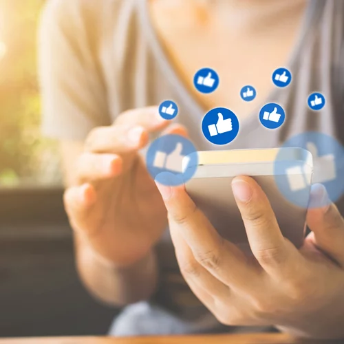 Τι δείχνει για τον χαρακτήρα σου η μανία που έχεις για likes στα social media