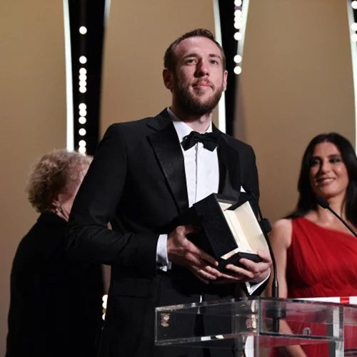 Cannes report  | Χρυσός Φοίνικας στον Έλληνα σκηνοθέτη Βασίλη Κεκάτο