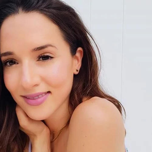 Δύσκολες ώρες για την Καλομοίρα | Το σοβαρό πρόβλημα υγείας της αδερφής της που την οδήγησε στο χειρουργείο (pics)