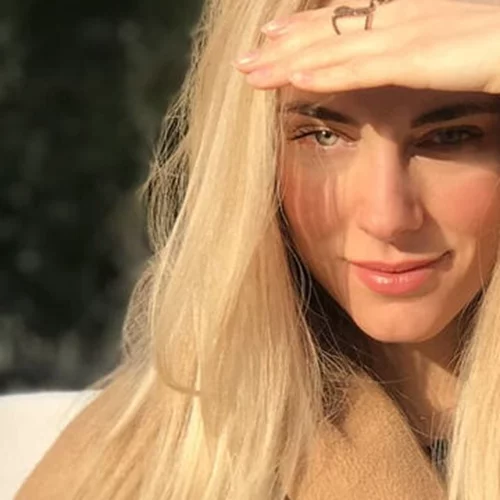 Η Δούκισσα Νομικού δείχνει βήμα- βήμα πώς βάφεται κάθε μέρα