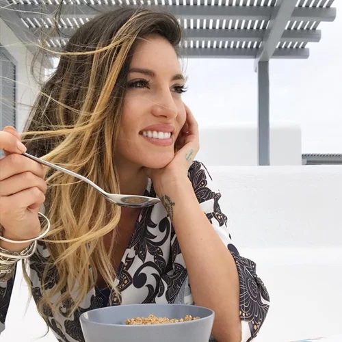 Αθηνά Οικονομάκου | Αποκάλυψε πόσα κιλά είναι ένα χρόνο αφότου γέννησε (pic)