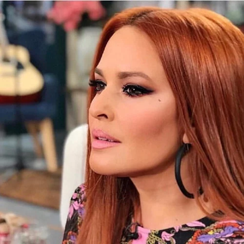 Γιορτή Σίσσυς Χρηστίδου | Δες με ποιους βγήκε αλλά και το ...απόρρητο υλικό