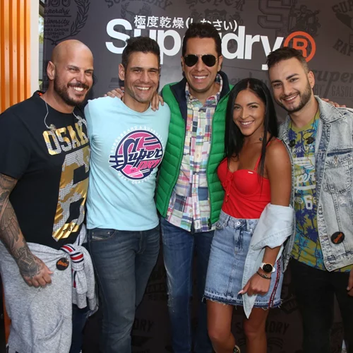 Λαμπερό Opening Party στο νέο Superdry store
