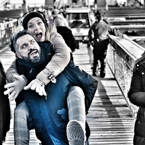 Βάσω Λασκαράκη | Ποζάρει στα λευκά και μας δείχνει τη βέρα της