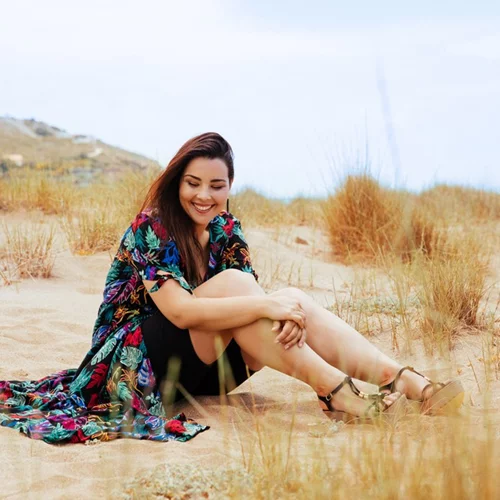 Βρήκαμε τα πιο ωραία καλοκαιρινά ρούχα για κορίτσια με καμπύλες