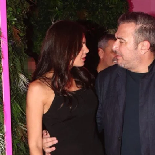 Υβόννη Μπόσνιακ | Δες το look που επέλεξε για να βγει με τον σύζυγό της, Αντώνη Ρέμο