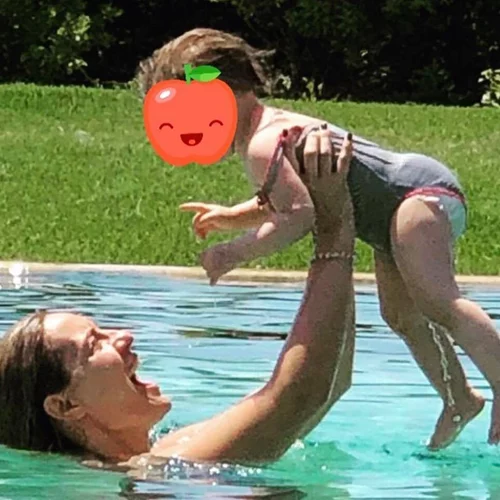 Ελεονώρα Μελέτη | Η κόρη της κάνει τα πρώτα της βήματα (pics)