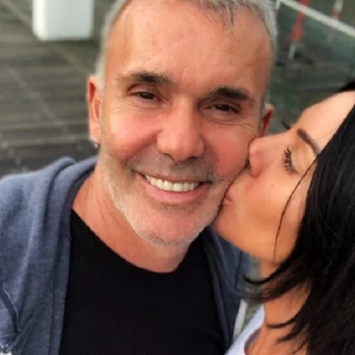 «Που Ήσουν Τόσο Καιρό» | Η σύζυγος του Στέλιου Ρόκκου πρωταγωνιστεί στο νέο του clip 