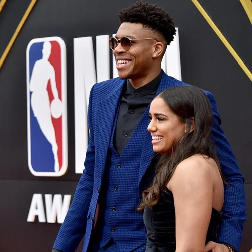 Γιάννης Αντετοκούνμπο | Αναδείχθηκε MVP στο NBA, έχοντας μαζί την σύντροφό του