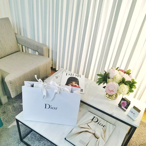 Όταν η ημέρα σου μυρίζει όπως ένα άρωμα DIOR