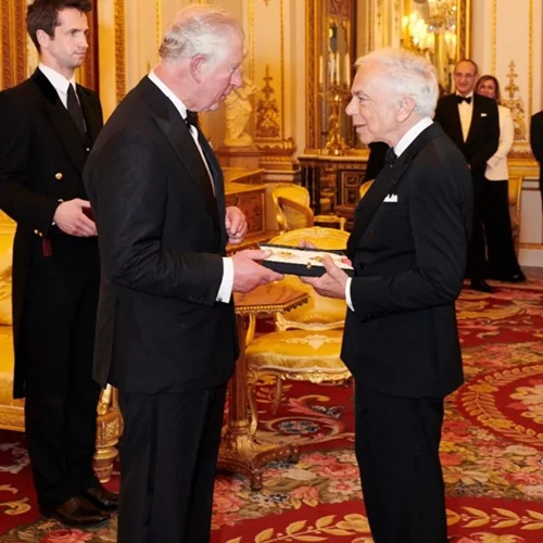 Ralph Lauren | Χρίστηκε Ιππότης από τον πρίγκιπα Κάρολο
