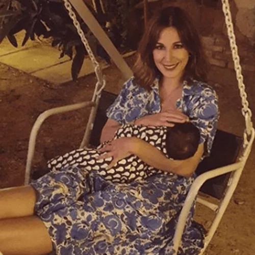 Κατερίνα Παπουτσάκη | Με καυτό σορτσάκι τρεις μήνες αφότου γέννησε!