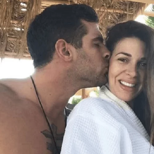 Ελένη Χατζίδου | Με το ολόσωμο μαγιό που είναι ιδανικό για εγκυμοσύνη