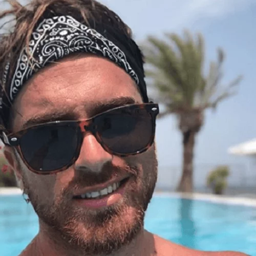 Δώρος Παναγίδης | Ο πρώην παίκτης του POL στην παραλία με την κόρη του