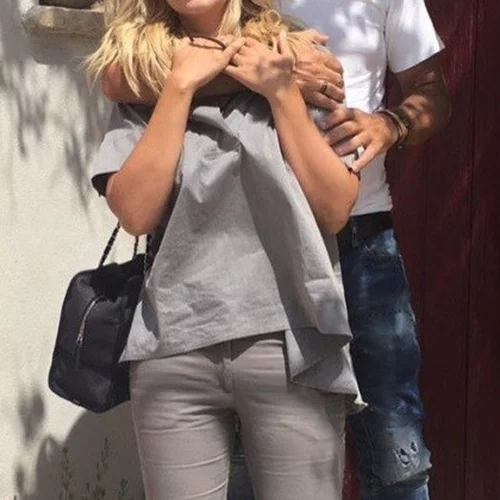 Ελληνίδα δημοσιογράφος περιμένει το πρώτο της παιδάκι!