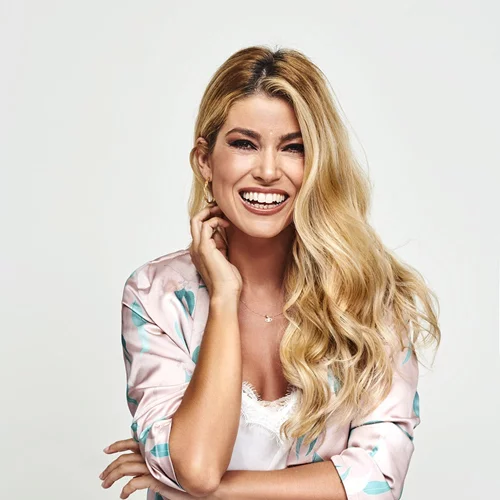 Η Βάσια Κωσταρά αποκαλύπτει πώς θα αποκτήσεις την πιο λαμπερή επιδερμίδα για το καλοκαίρι