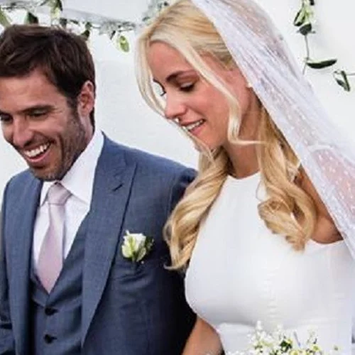 Επέτειος για την Δούκισσα Νομικού | Δημοσίευσε το αγαπημένο της στιγμιότυπο από τον γάμο