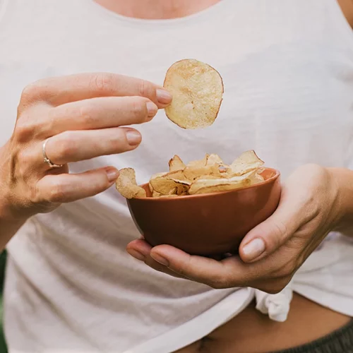 8 τροφές που πρέπει να αποφεύγεις για καλύτερο ύπνο