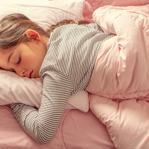 Ο μεσημεριανός υπνάκος βοηθάει τα παιδιά ψυχολογικά και βαθμολογικά