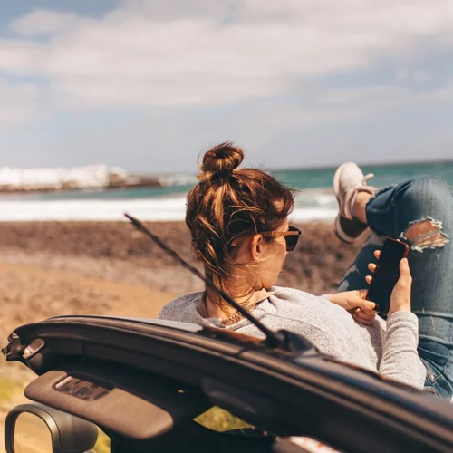 Δεν μπορείς να μείνεις λεπτό χωρίς το κινητό σου; Mήπως έχεις nomophobia ;