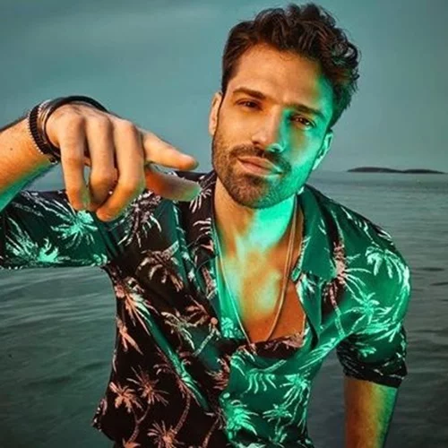 Κωνσταντίνος Αργυρός | «Έχω υπάρξει σε σχέση που δεν την ήξερε κανείς»