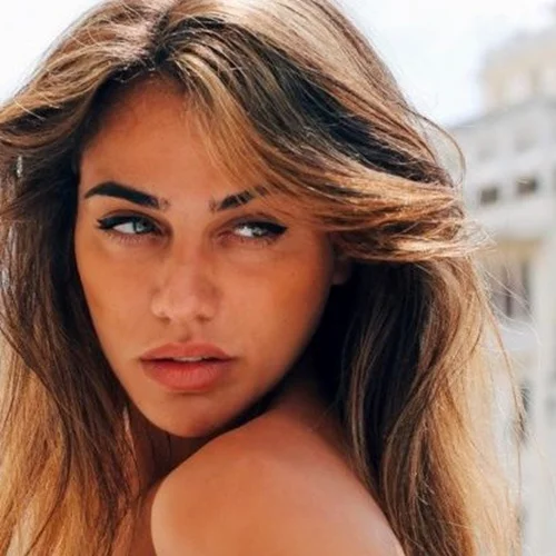 Κόνι Μεταξά | Η φωτογραφία που το Instagram "κατέβασε" και το σχόλιο για τις γυναίκες πως ζήλεψαν (pics)