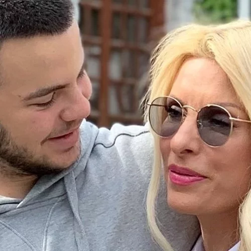 Full in love ο γιος της Ελένης Μενεγάκη | Δες τις φωτογραφίες