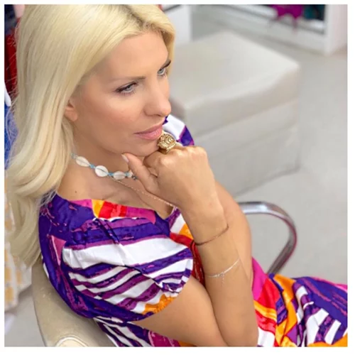 Ελένη Μενεγάκη | Οι τέσσερις πρόσφατες εξορμήσεις της στην παραλία