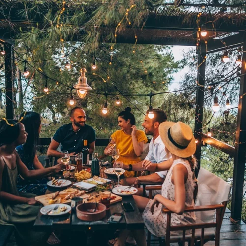 Ζώδια και φιλία | Ποιοι είναι οι καλύτεροι συνδυασμοί;