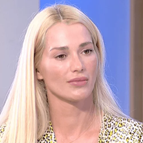 Βικτώρια Καρύδα | «Αισθάνομαι χαμένη. Κοροϊδεύω τον εαυτό μου με τη σκέψη ότι είναι εδώ»